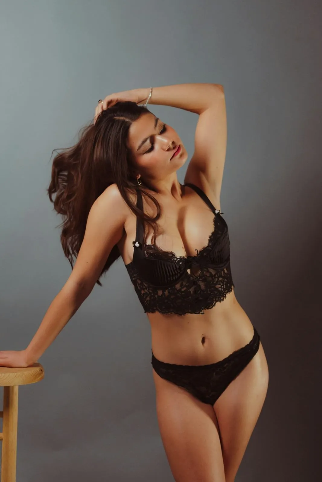 CallMeChat Member Emily Exploring New Dating Connections